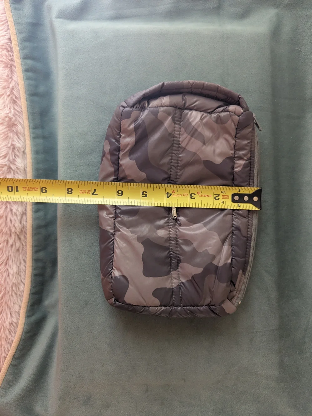 ANORAK Grey/Green Camo Down Quilted Wristlet Pouch